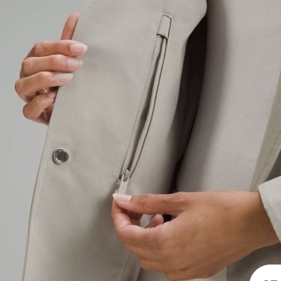 Lululemon Water Resistant Always There Short Trench Coat Size 6 - Picture 5 of 15